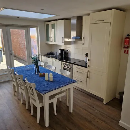 De Noorderzon Holiday home *